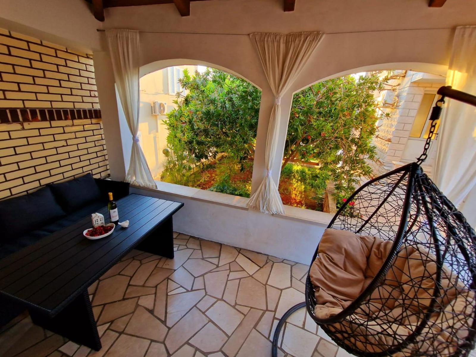 Apartments Villa Julija Лумбарда Экстерьер фото