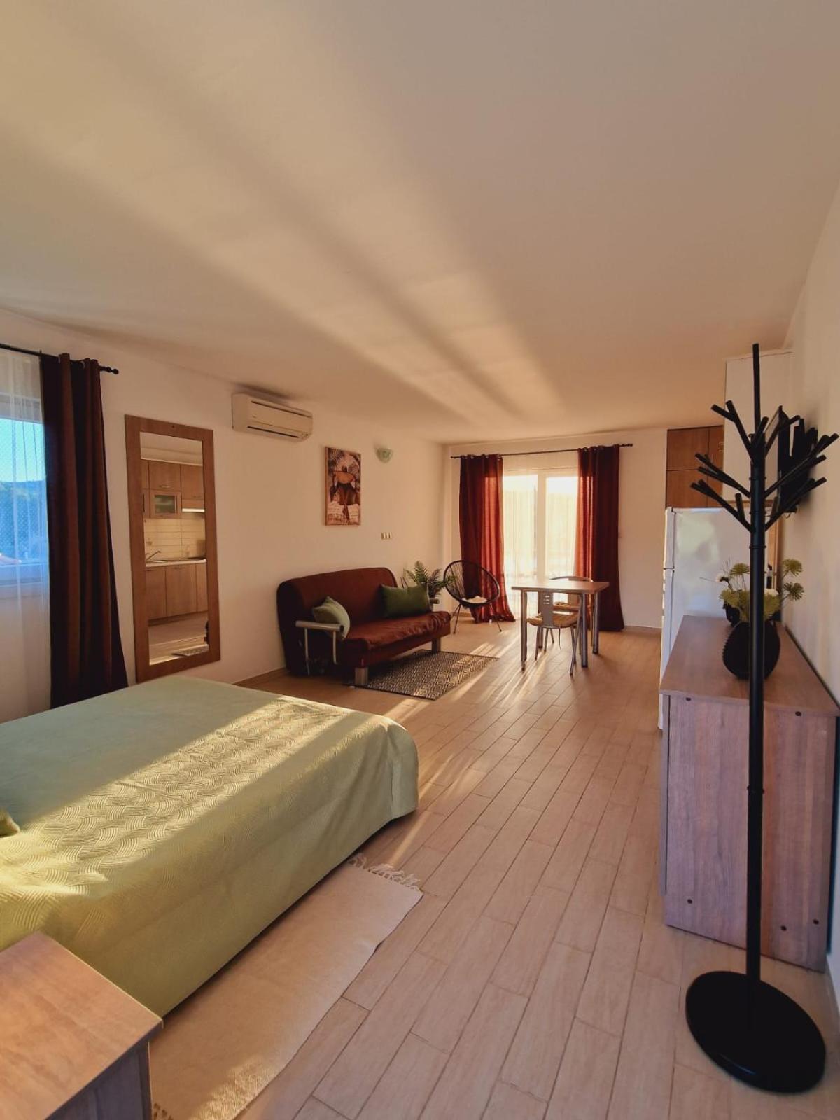 Apartments Villa Julija Лумбарда Экстерьер фото