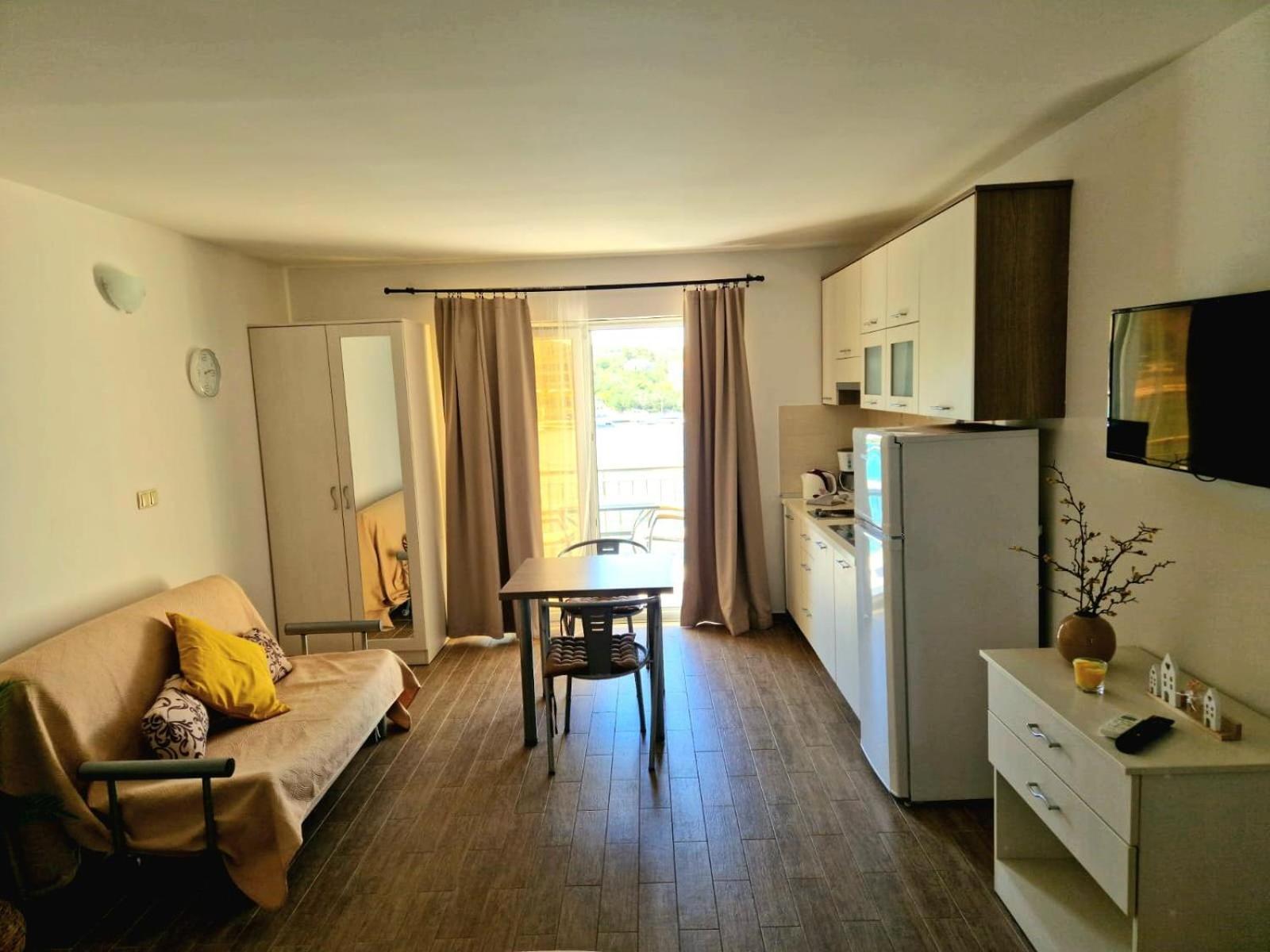 Apartments Villa Julija Лумбарда Экстерьер фото