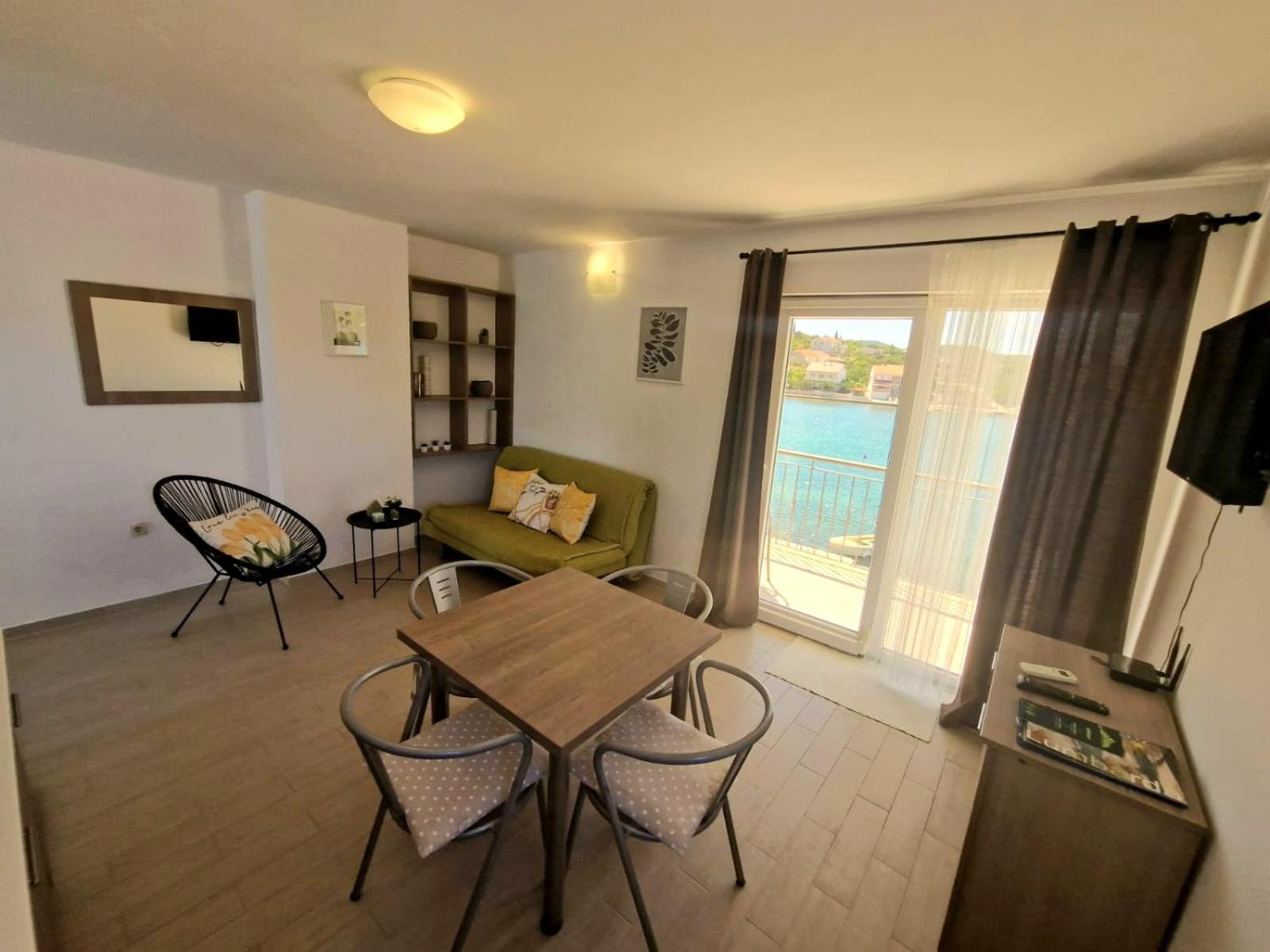 Apartments Villa Julija Лумбарда Экстерьер фото