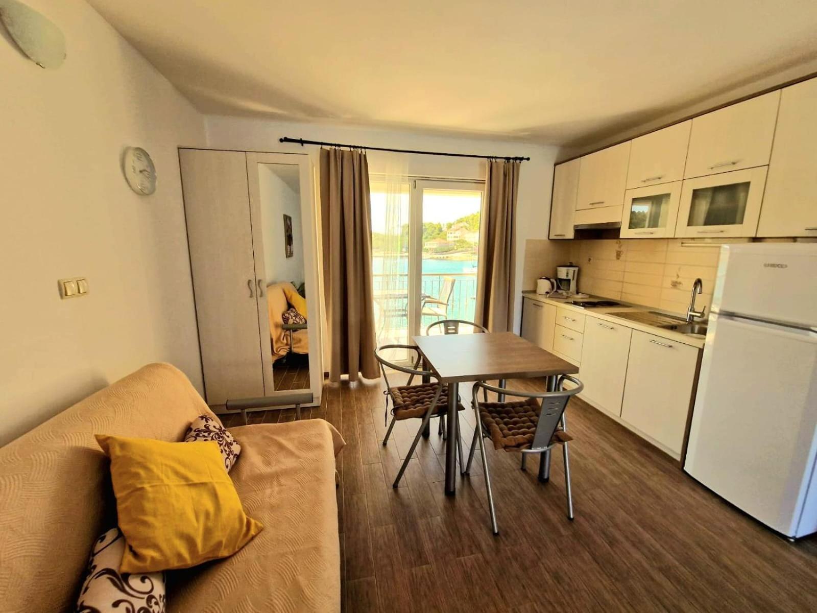 Apartments Villa Julija Лумбарда Экстерьер фото