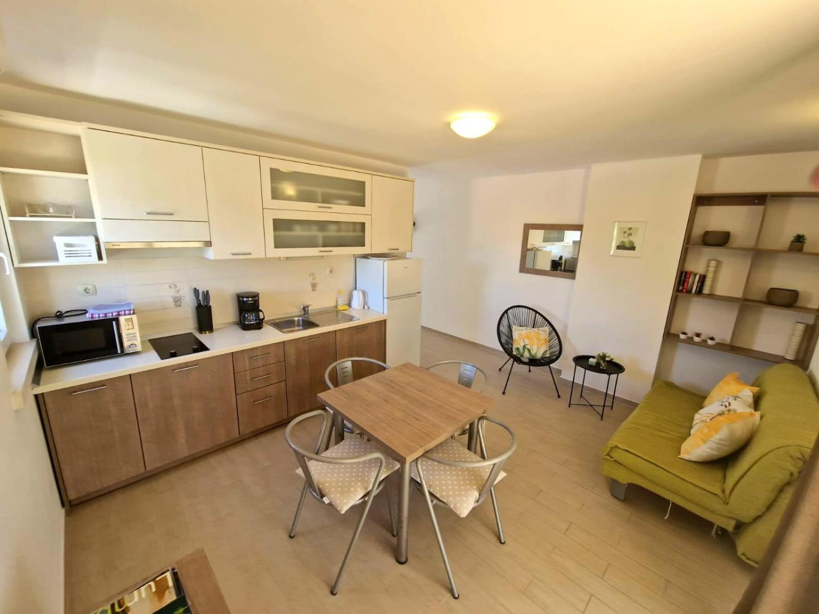 Apartments Villa Julija Лумбарда Экстерьер фото